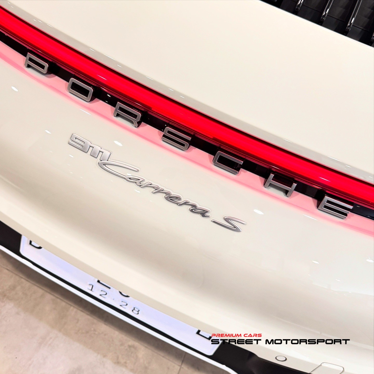 Porsche 911 Carrera - Image 18