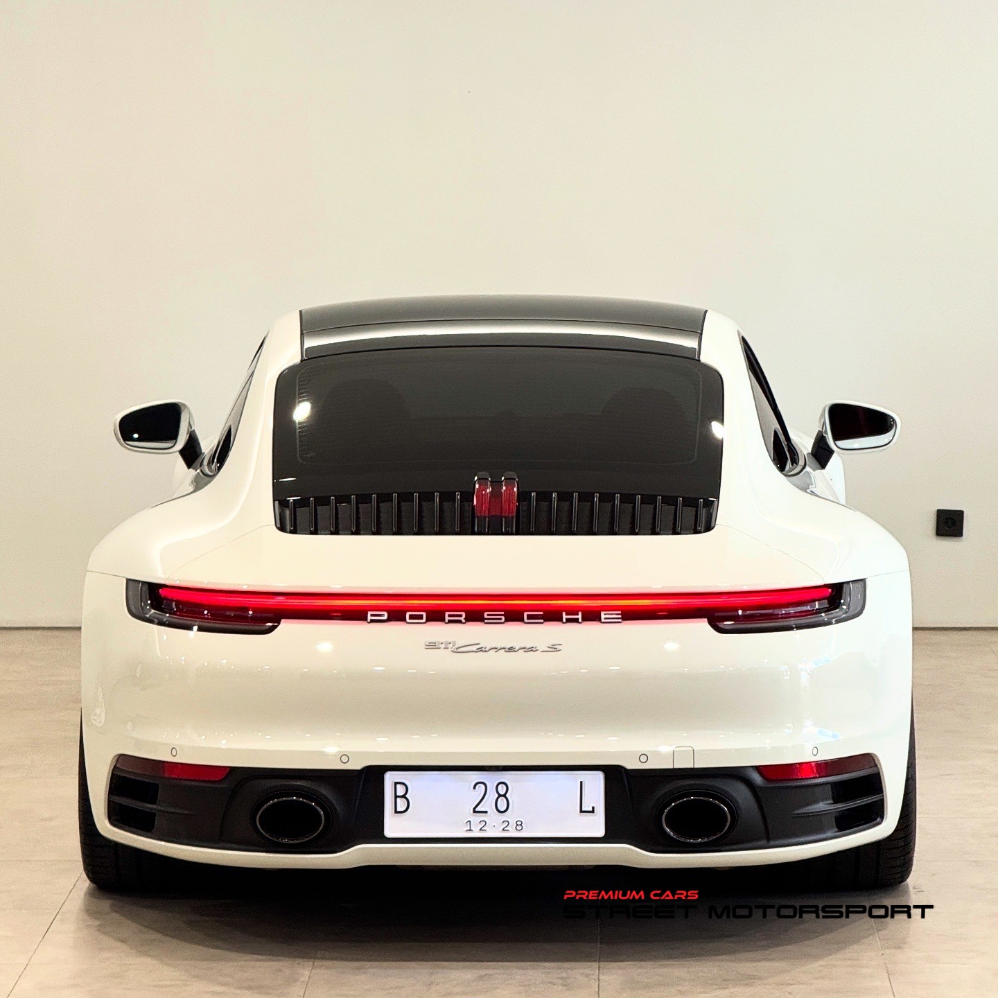 Porsche 911 Carrera - Image 19