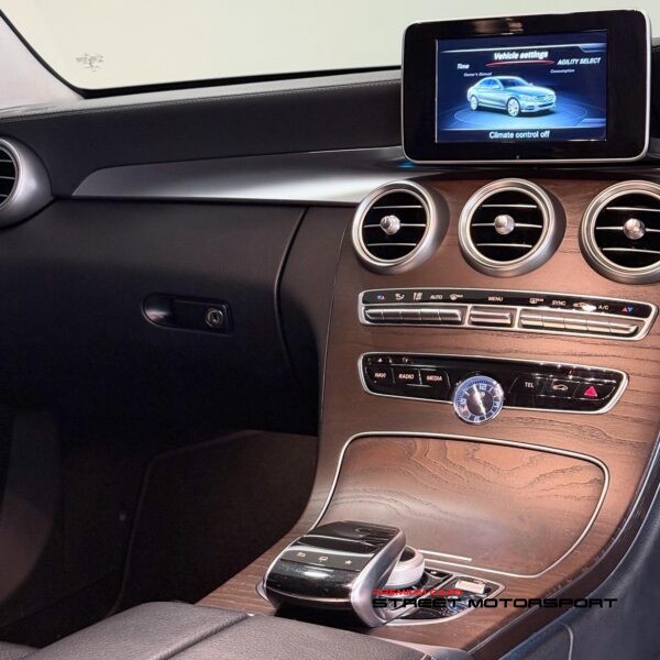 Mercedes Benz C250 - Image 11